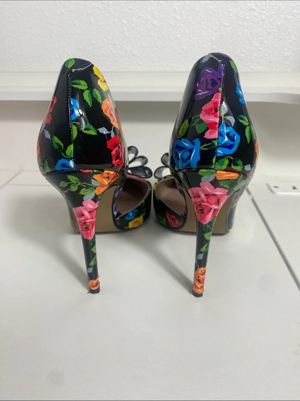 Betsey Johnson Black Patent Floral Pointed-Toe Bow Heels Size 8.5
